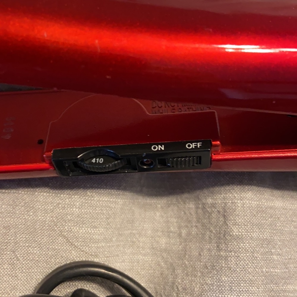 CHI Hair Straightener - Picture 7 of 9